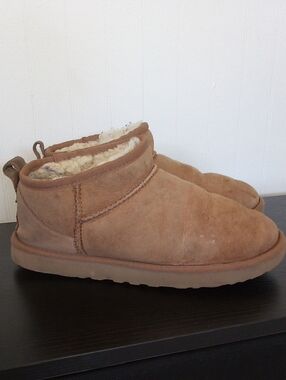 UGG Chestnut Classic Mini Boot Shearling
